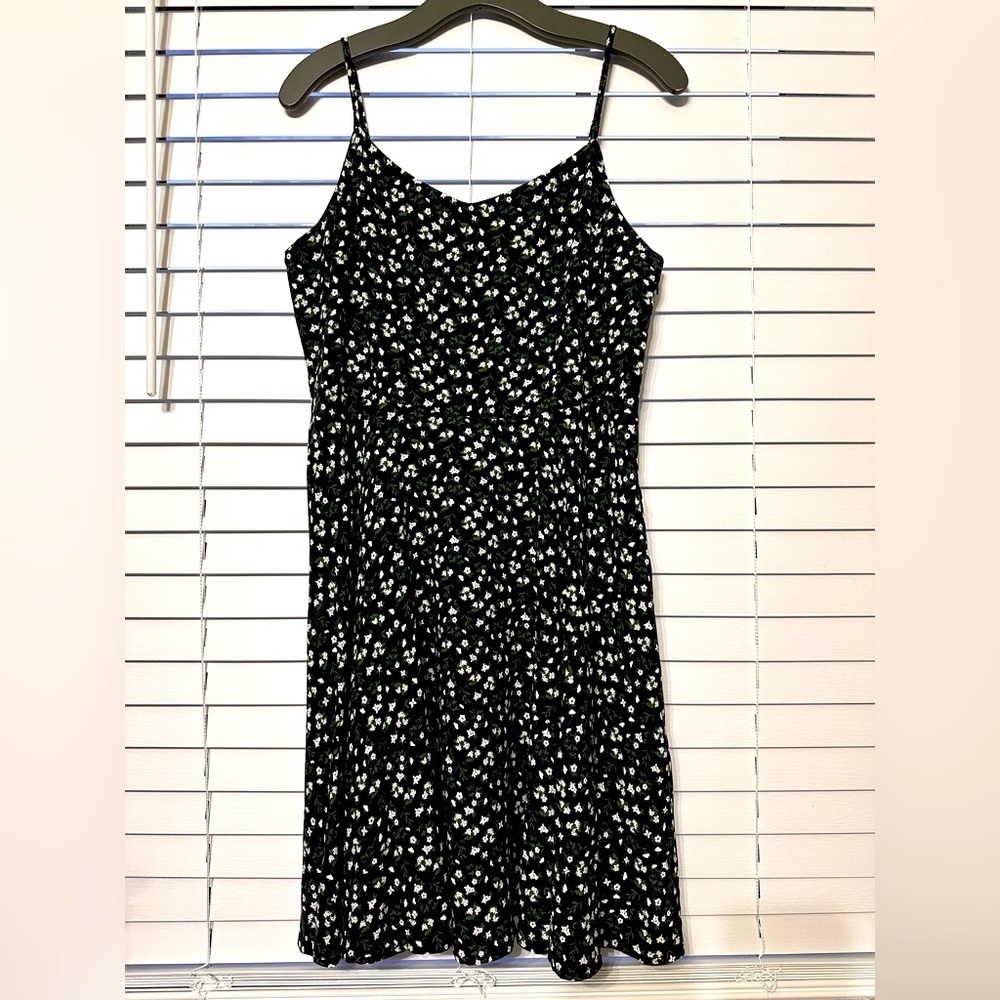 🛍️ Cute Sun Dress With Stretching Back